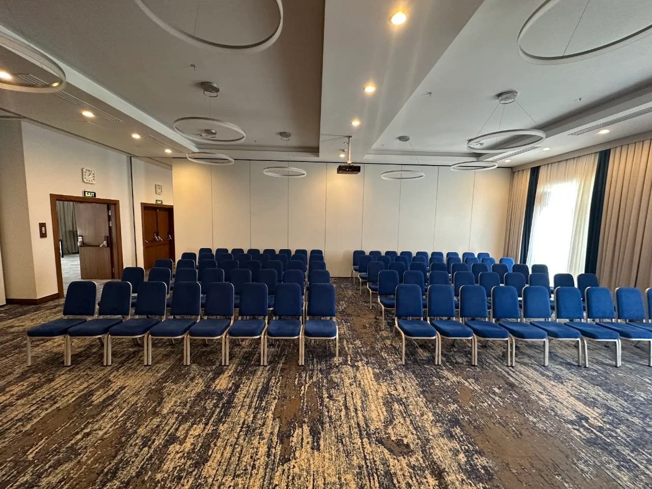 Conference hall (CB70)
