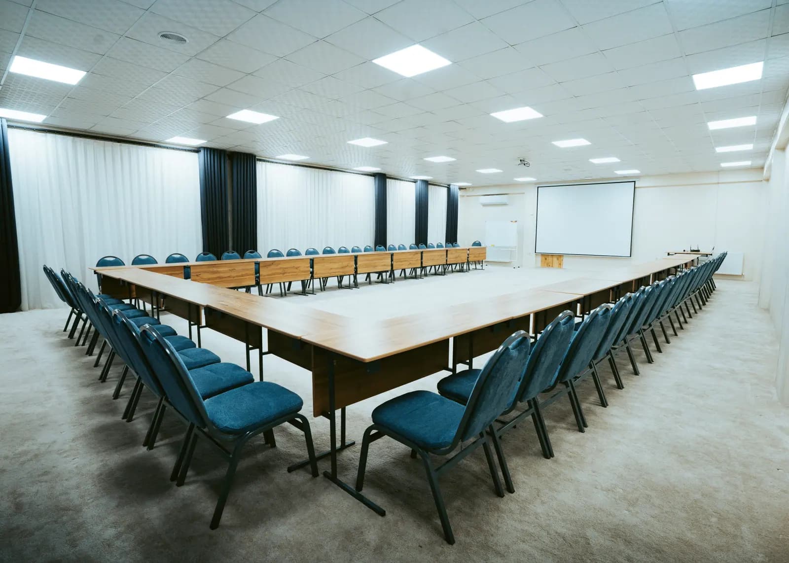Conference Hall (BB100) 3